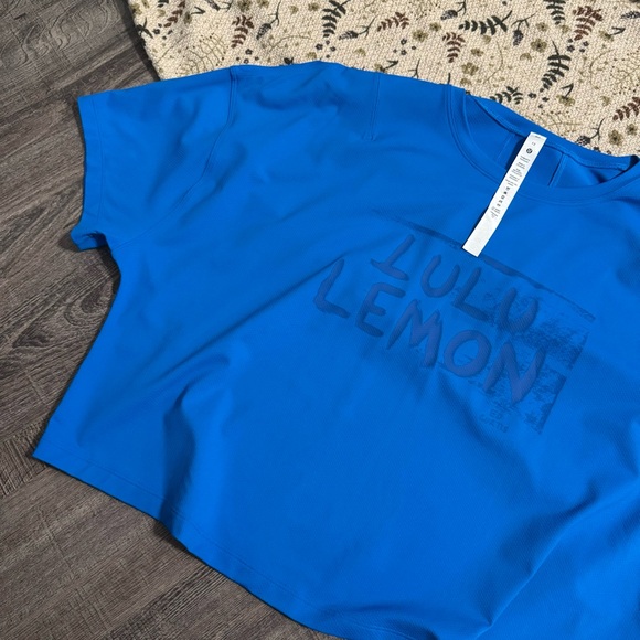 New With Tags, Lululemon Blue Abrasion-Resistant Train Tee, Size 12/XL - Picture 3 of 7